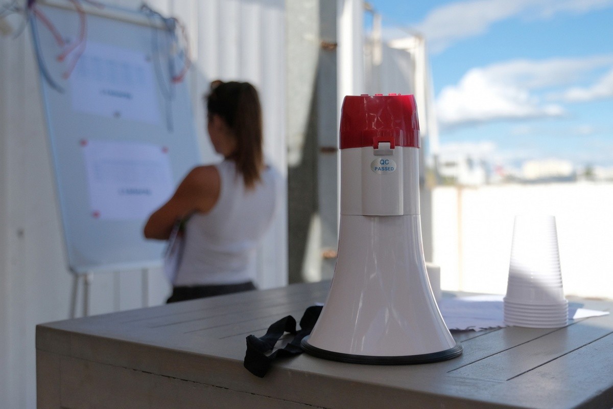 listen up Team Building a la plage - Organisateur d'événement et séminaire à Montpellier - Agence Evenementiel Listen'Up