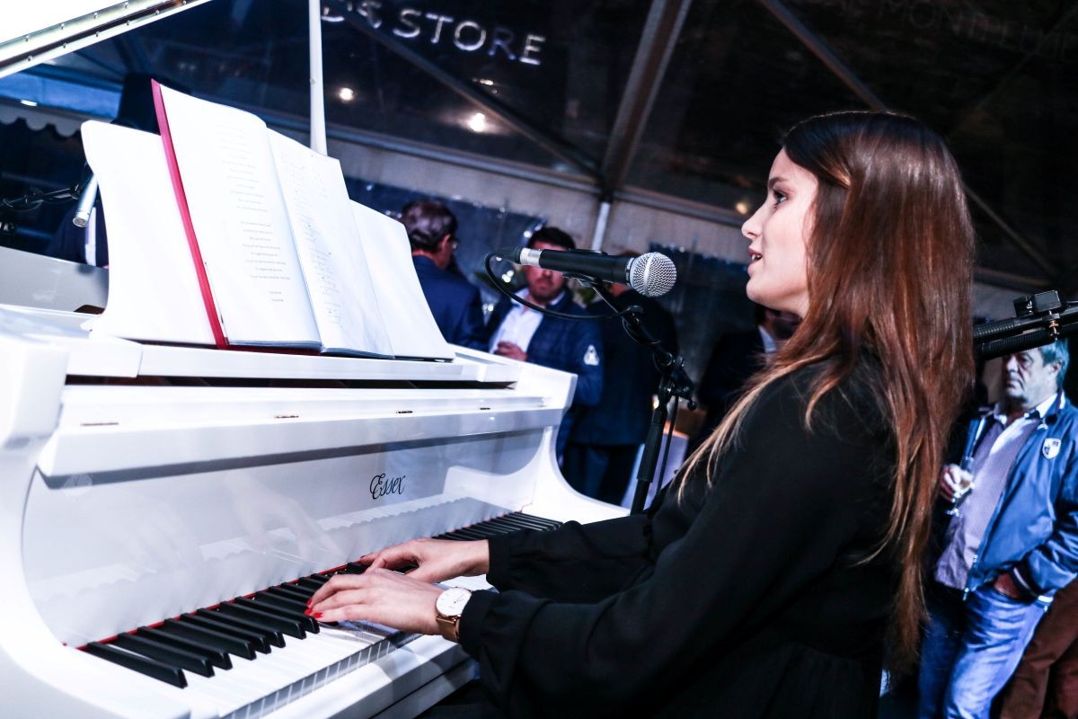 Ambiance musicale piano voix - Montpellier Agence événementielle Listen'Up