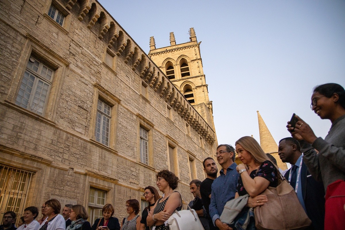 listen up Montpellier, la surdouée ! Team Building Montpellier la surdouée dans le centre ville par l'agence évènementiel ListenUp