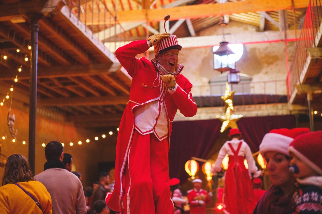 listen up clown fete foraine arbre de noel montpellier evenementiel