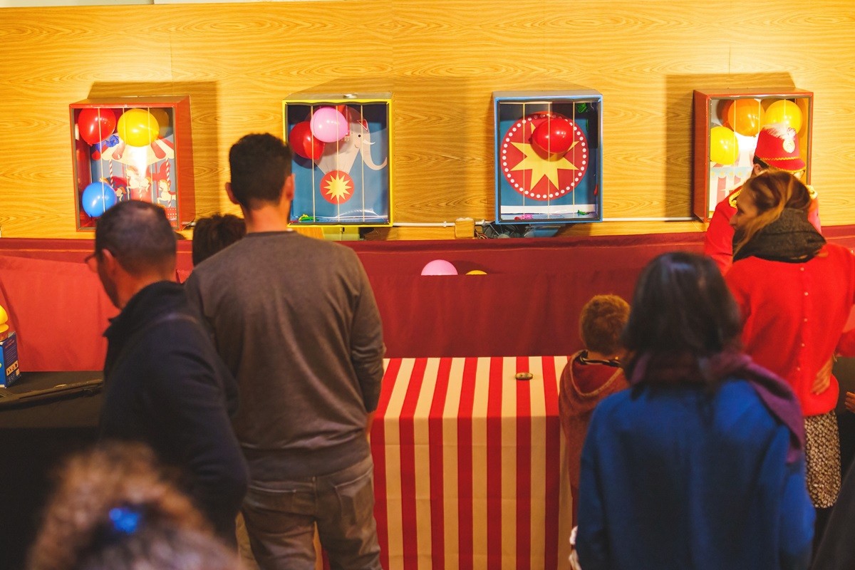 listen up organisateur evenement de noel a montpellier stand de jeux